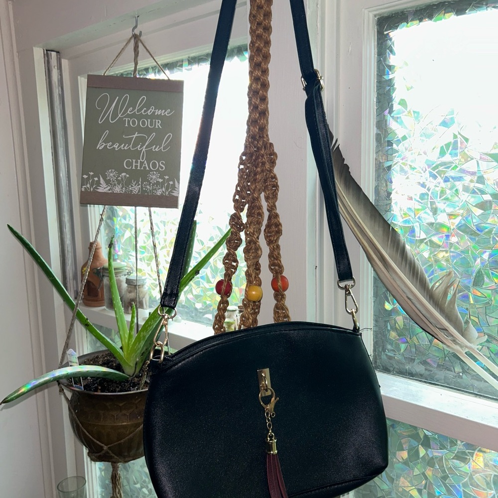 Elegant Black Leather Shoulder Bag